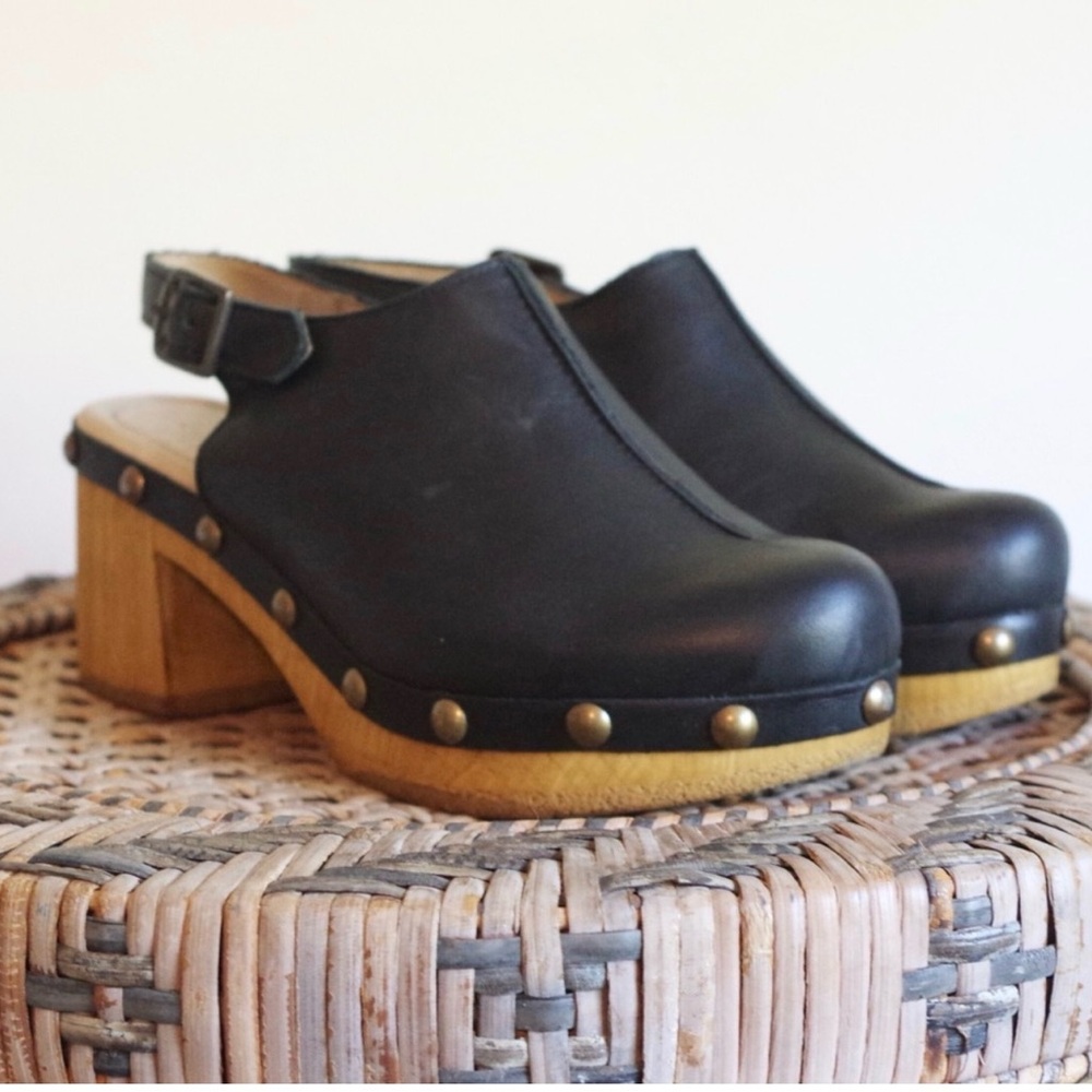 Elegant Black Leather Mules with Wooden Heel